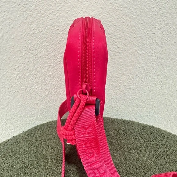 Tommy Hilfiger Vibrant Pink Crossbody Bag - Picture 4 of 13